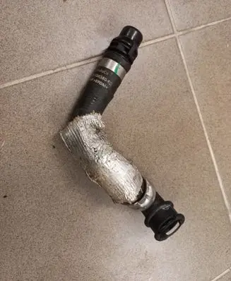 Ford Kuga II Engine coolant pipe/hose DG9318K580ED