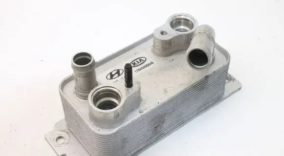 KIA Soul Engine oil radiator 25670E4010