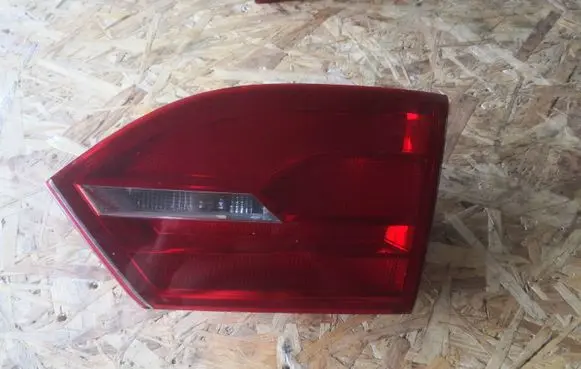 Volkswagen Jetta VI Tailgate rear/tail lights
