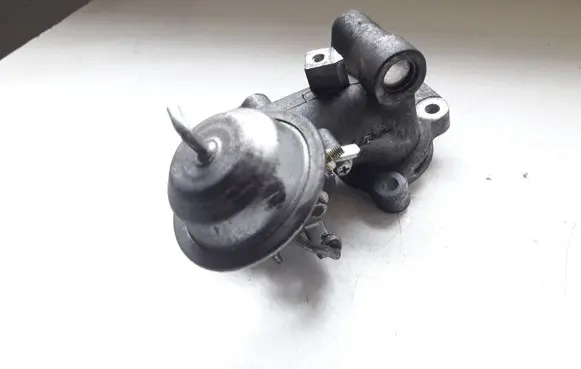 Toyota Yaris Engine shut-off valve 33010