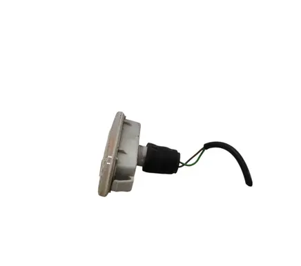 Volkswagen PASSAT B5 Front fender indicator light 