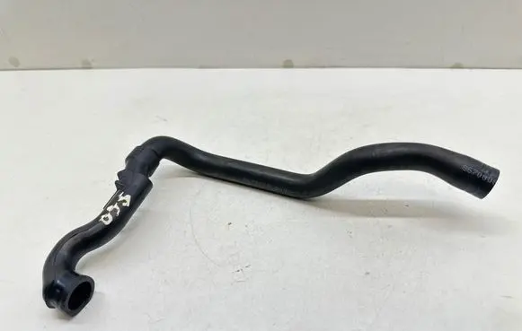 Volvo V40 Cross country Breather/breather pipe/hose 8670008