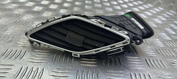 Hyundai i40 Dash center air vent grill 974203Z000
