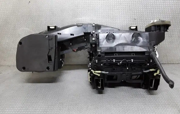 Mercedes-Benz E W211 Interior heater climate box assembly 2118300162