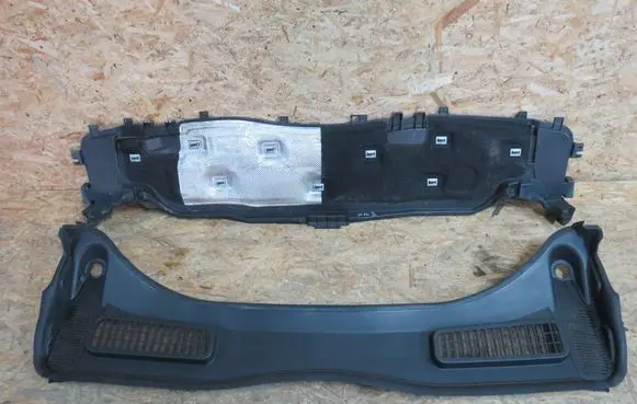 Ford Kuga II Wiper trim CJ54S02216A D2L4A
