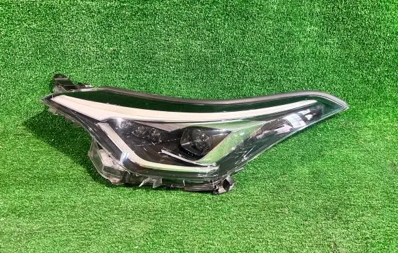 Toyota C-HR I Headlight/headlamp