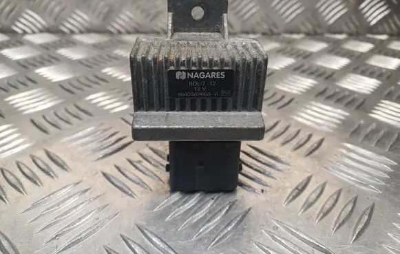 Nissan Qashqai Glow plug pre-heat relay 9640469680A 9640469680