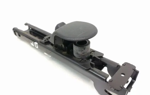 Mercedes-Benz B W245 Seat belt adjustment motor A1698600588