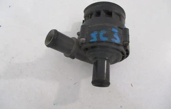 Renault Master III Water pump 