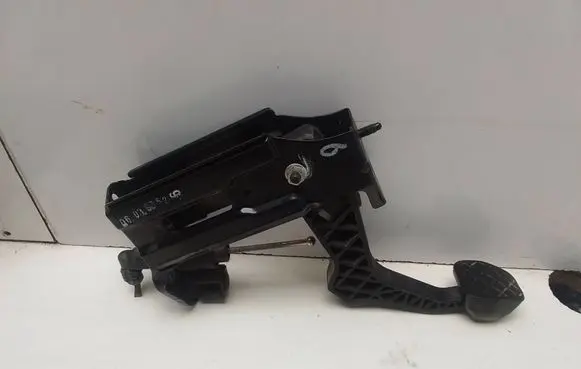 Volkswagen Golf IV Clutch pedal 1J1721373C