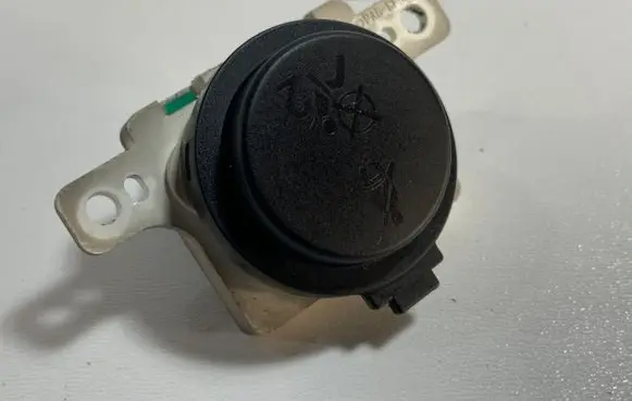 Nissan Note (E11) Passenger airbag on/off switch 250209U00A