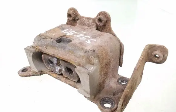 Chrysler PT Cruiser Gearbox mount
