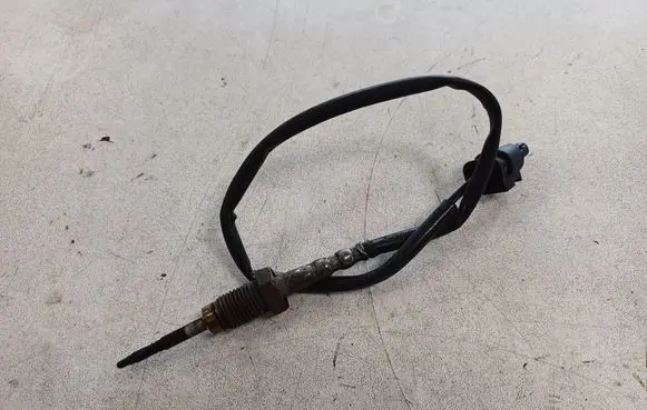 BMW 5 F10 F11 Exhaust gas temperature sensor 7805606