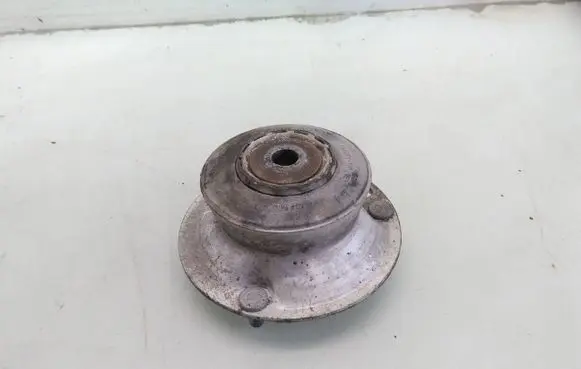 BMW 5 E60 E61 Front coil spring rubber mount 