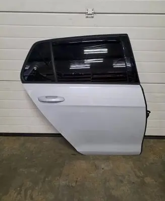 Volkswagen Golf VII Rear door