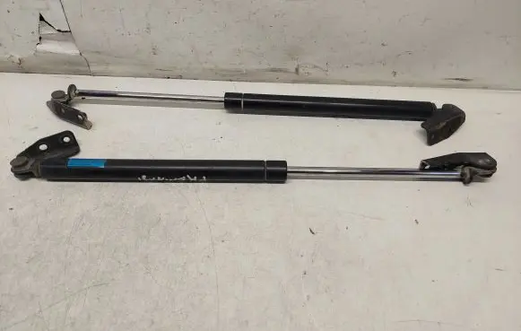 Mazda Premacy Tailgate/trunk strut/damper