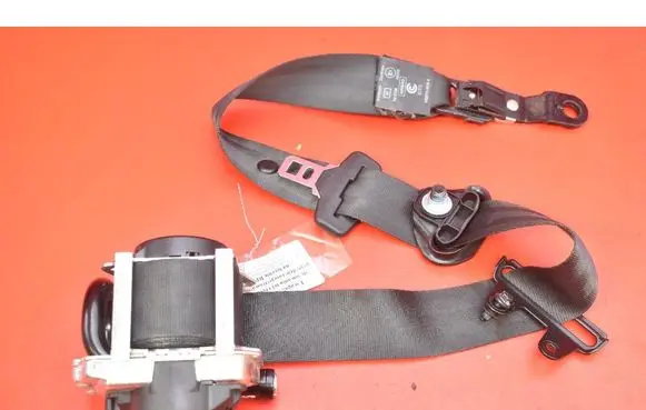 Volvo V40 Front seatbelt P31390454
