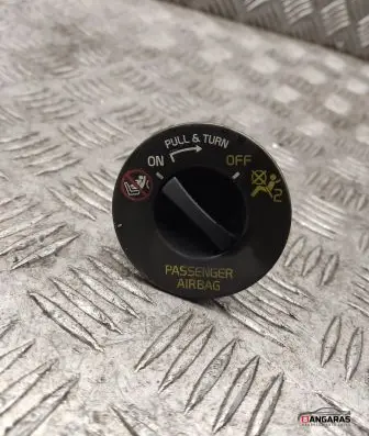 Volvo XC40 Passenger airbag on/off switch 31674767