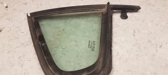 Volvo S60 Rear vent window glass 43R001025