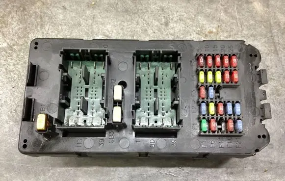 Jeep Grand Cherokee (WK) Fuse module 56050066AC 0244850