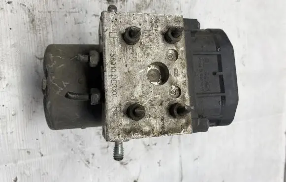 KIA Sorento ABS Pump 589108E310
