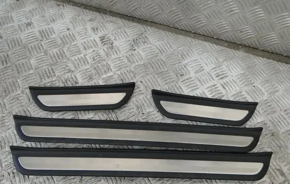 KIA Xceed Front sill trim cover