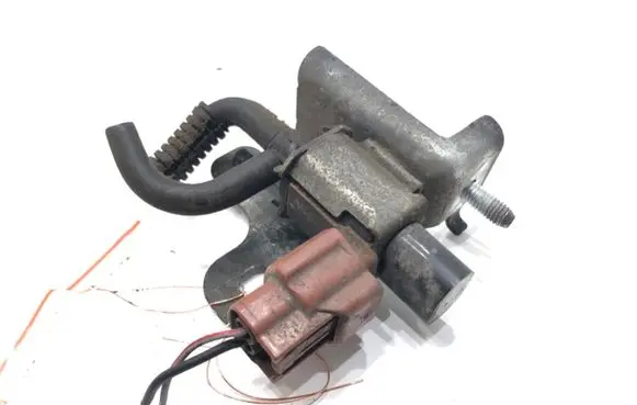 Mazda 6 Fuel pressure regulator 