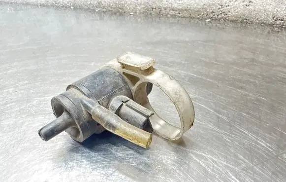 Opel Frontera B Windscreen/windshield washer pump