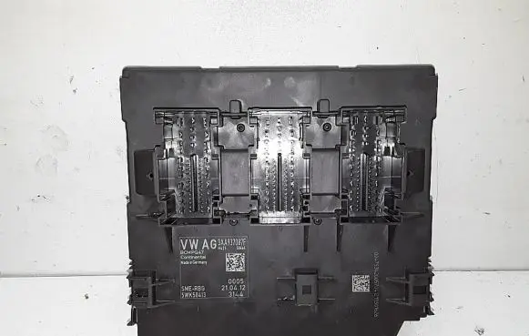 Volkswagen PASSAT B7 Engine control unit/module 5WK50413
