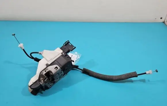 Peugeot Partner Front door lock 828406 IMPRK1406451