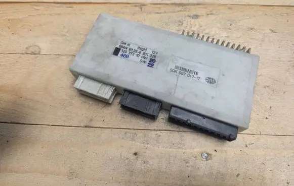 BMW 5 E39 Comfort/convenience module 6901228
