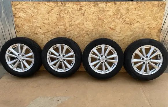 Nissan Qashqai R17 alloy rim 4EA1A