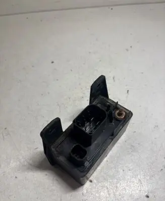 Mercedes-Benz E W211 Glow plug pre-heat relay 