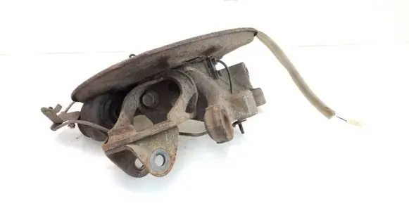 Rear wheel hub spindle/knuckle