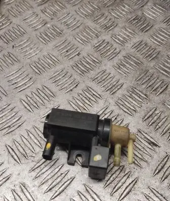 Mercedes-Benz B W245 Turbo solenoid valve a0061536628