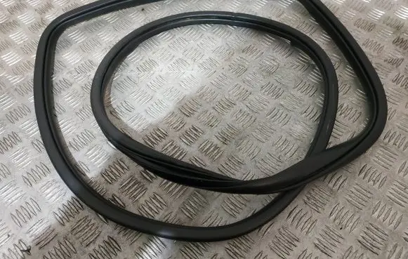 Hyundai ix35 Rubber seal rear door 