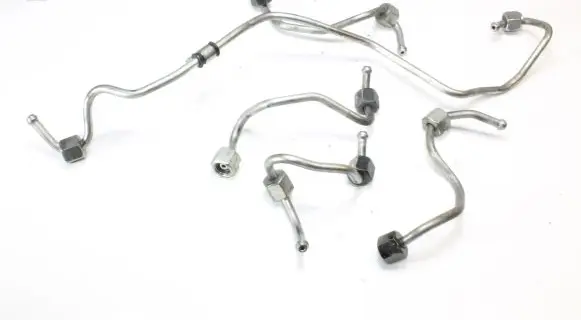 Mazda 6 Fuel injector supply line/pipe 