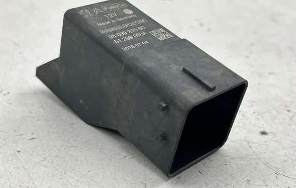 Volvo V50 Glow plug pre-heat relay 9809931580 20160704 51299080A