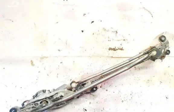 Mazda CX-7 Front wiper linkage and motor