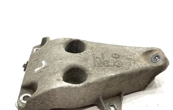 BMW 3 F30 F35 F31 Engine mounting bracket 6784823