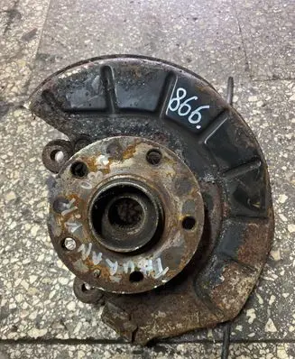 Volkswagen Touran I Front wheel hub