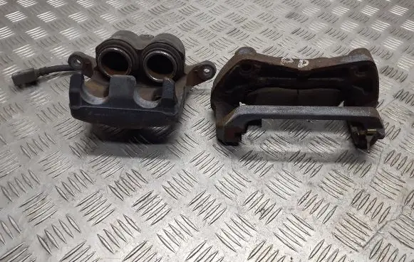 Infiniti Q70 Y51 Front brake caliper