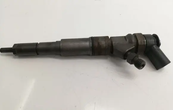 BMW X3 E83 Fuel injector 7793836