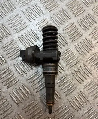 Volkswagen PASSAT B6 Fuel injector 0414720312