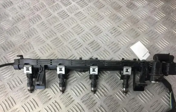 Ford Fiesta Fuel main line pipe 8A669H487CB 8A66-9H487-CB