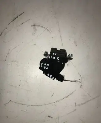 Toyota Avensis T270 Loading door lock 