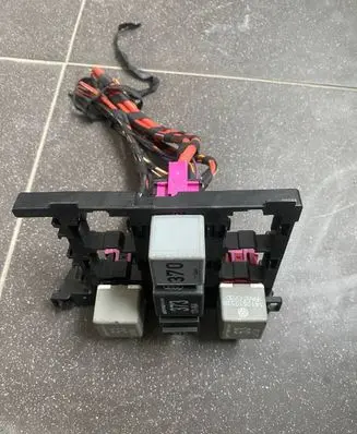 Volkswagen Touran I Fuse box set 1T1937503A