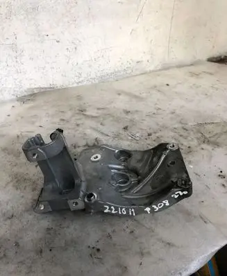 Peugeot 308 A/C compressor mount bracket 9823598480
