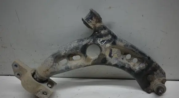 Volkswagen Tiguan Front lower control arm/wishbone 5N0407152