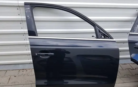 Audi Q3 8U Front door 